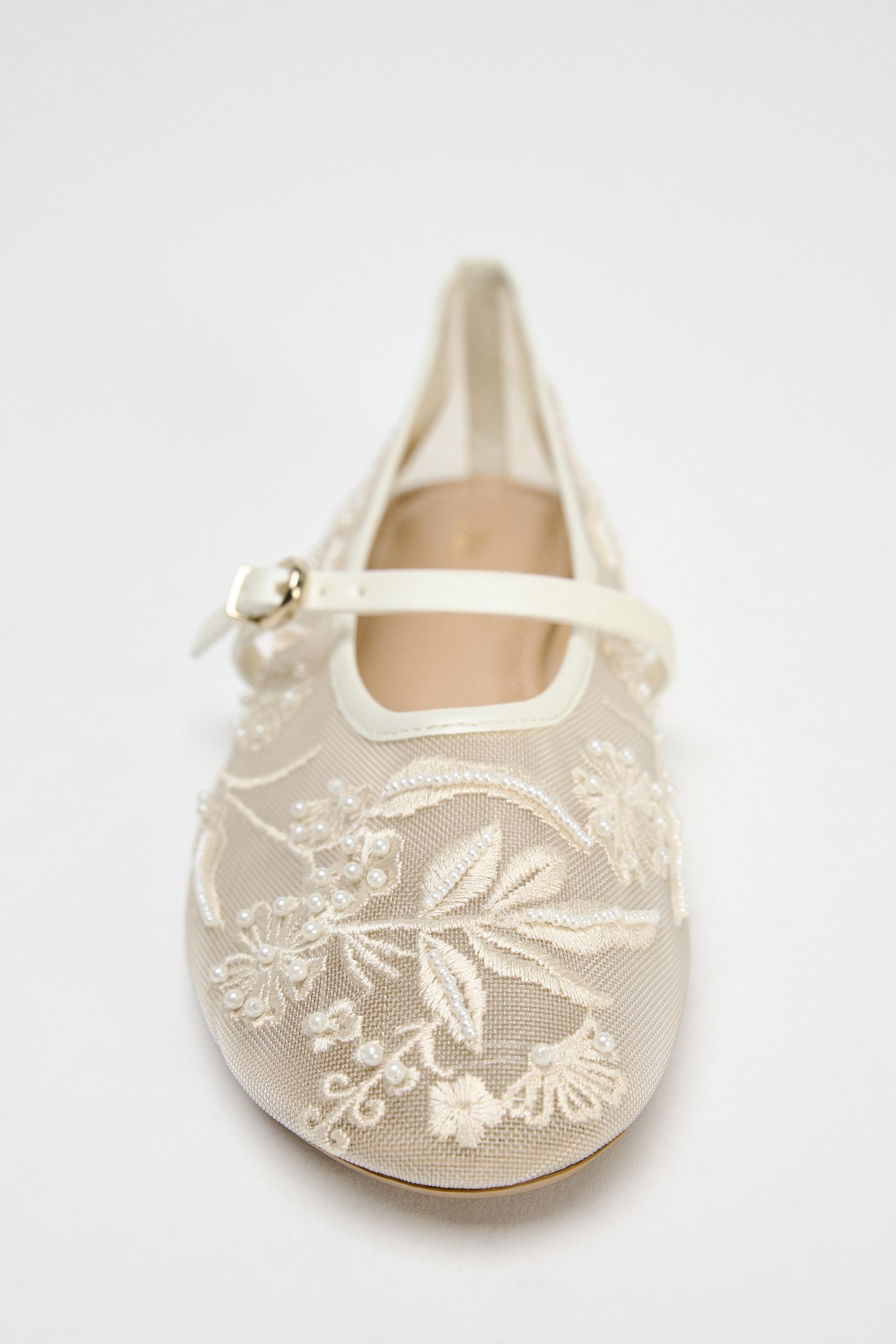 EMBROIDERED MESH BALLERINAS