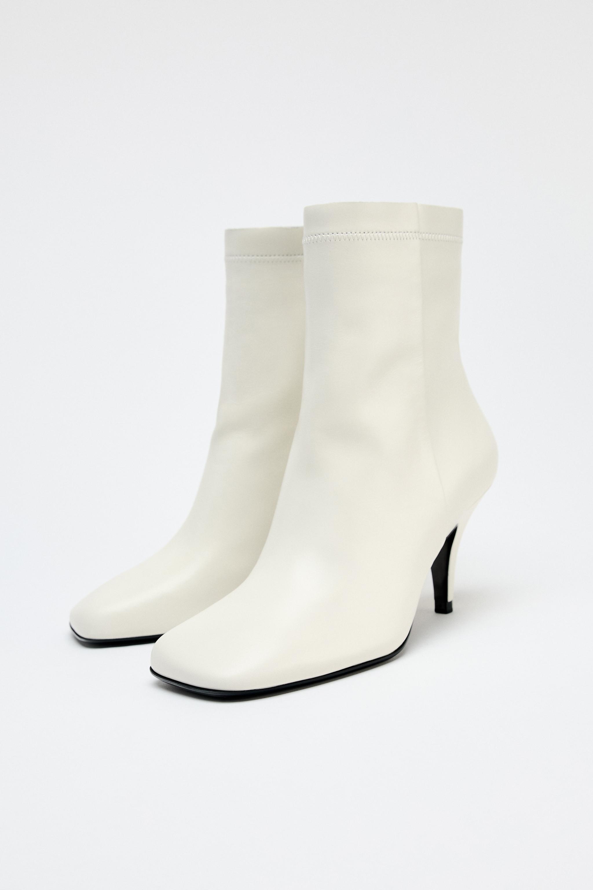 LEATHER ANKLE BOOTS WITH TOPSTITCHING